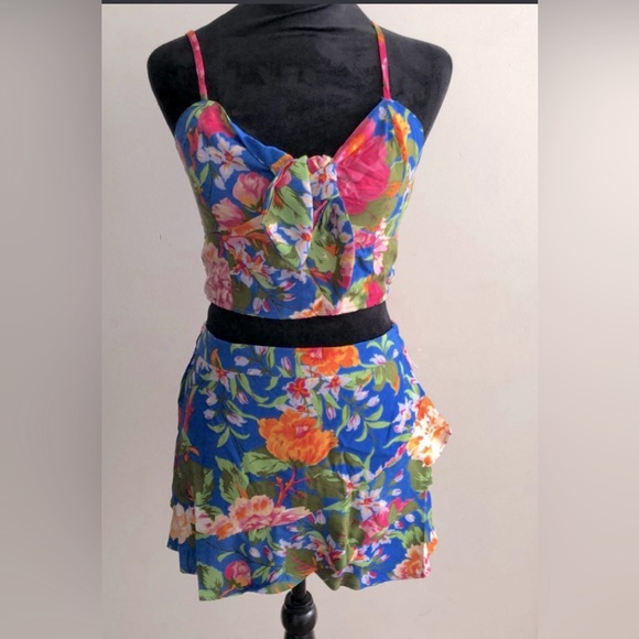Lottie & Holly B-O-G Collective Floral Crop Top & Shorts Set Size Small NWT - Picture 2 of 7
